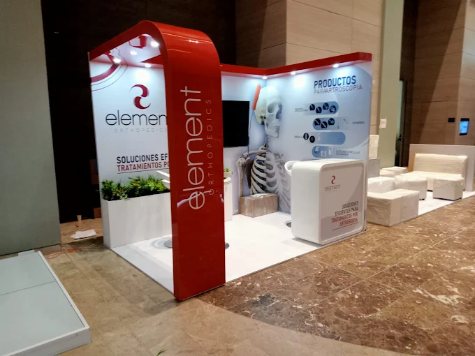 Fabricación de stand personalizado para feria empresarial en Cartagena