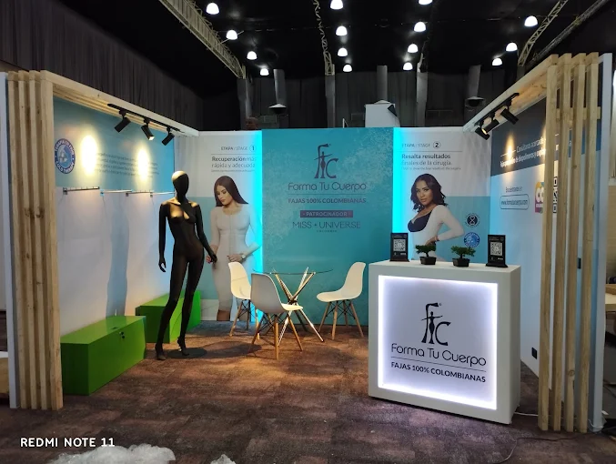 Fabricación de stand personalizado para feria empresarial en Cartagena